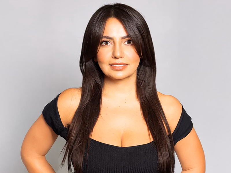 Dozentin der Famous Face Academy für Wimpernverlängerung